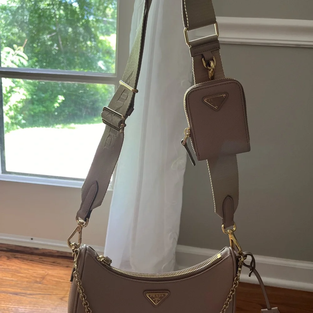 Gorgeous Prada 2005 reedition leather bag - Picture 4 of 10